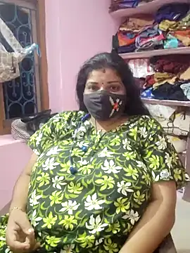 Snapshot of lathikaqueentamil chatting on November 26, 2025, 5:35 pm lathikaqueentamil online show from November 26, 2025, 5:35 pm