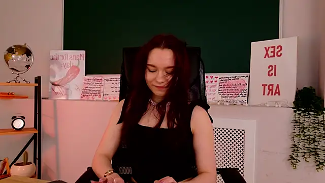 NoraHaynes online show from May 17, 2026, 3:17 am