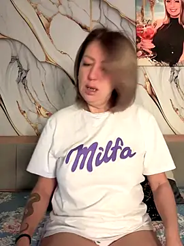 Snapshot of Milena-MilfaXXX chatting on October 30, 2025, 1:48 am Milena-MilfaXXX online show from October 30, 2025, 1:48 am