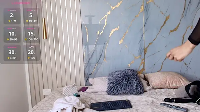 violetta hot  online show from October 30, 2025, 6:49 pm