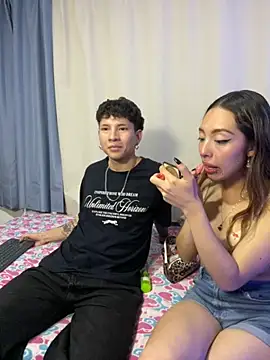 Snapshot of Tatiiana_n_Damiian chatting on November 7, 2025, 11:41 pm Tatiiana n Damiian online show from November 7, 2025, 11:41 pm