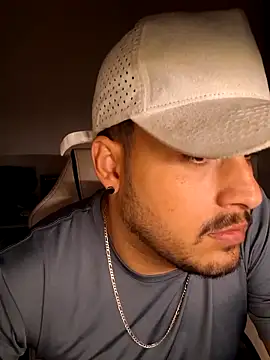 Snapshot of Mineirinhoot chatting on December 19, 2025, 3:21 am Mineirinhoot online show from December 19, 2025, 3:21 am