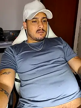 Snapshot of Mineirinhoot chatting on December 18, 2025, 3:55 am Mineirinhoot online show from December 18, 2025, 3:55 am