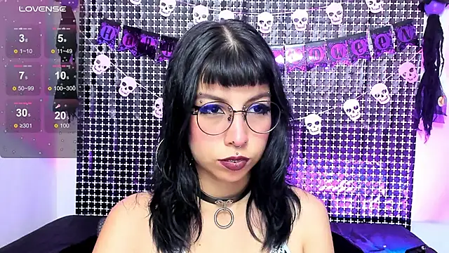 Snapshot of Rose_72 chatting on November 3, 2025, 5:38 pm Rose 72 online show from November 3, 2025, 5:38 pm