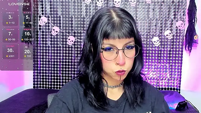 Snapshot of Rose_72 chatting on November 5, 2025, 7:06 pm Rose 72 online show from November 5, 2025, 7:06 pm