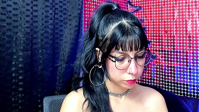 Snapshot of Rose_72 chatting on December 13, 2025, 8:04 pm Rose 72 online show from December 13, 2025, 8:04 pm