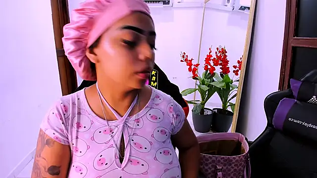 nahomy ryans online show from September 26, 2025, 5:42 pm