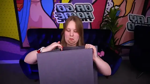 Snapshot of CrystallPaws chatting on November 4, 2025, 8:12 pm CrystallPaws online show from November 4, 2025, 8:12 pm