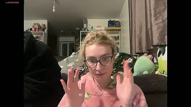 harleyblair online show from November 27, 2025, 11:05 pm