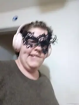 Snapshot of VeiledMuse chatting on October 21, 2025, 1:16 am VeiledMuse online show from October 21, 2025, 1:16 am