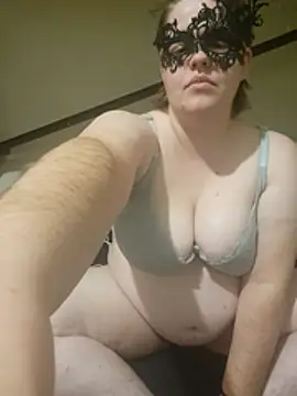 VeiledMuse online show from December 3, 2025, 2:23 am