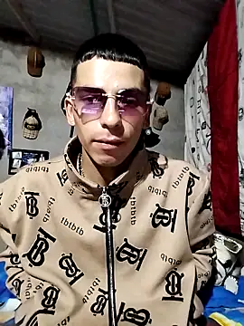 Snapshot of Tussi-amor chatting on September 15, 2025, 3:40 am Tussi-amor online show from September 15, 2025, 3:40 am