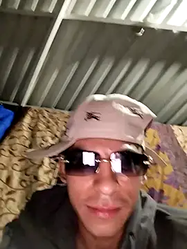 Snapshot of Tussi-amor chatting on October 2, 2025, 5:44 am Tussi-amor online show from October 2, 2025, 5:44 am