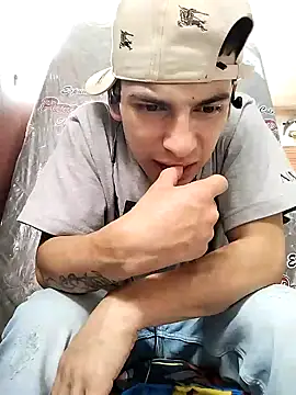 Snapshot of Tussi-amor chatting on September 19, 2025, 4:11 pm Tussi-amor online show from September 19, 2025, 4:11 pm