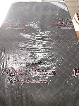 Snapshot of Tussi-amor chatting on September 16, 2025, 8:43 pm Tussi-amor online show from September 16, 2025, 8:43 pm