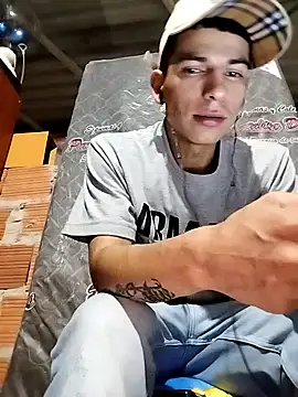 Snapshot of Tussi-amor chatting on September 19, 2025, 4:05 am Tussi-amor online show from September 19, 2025, 4:05 am