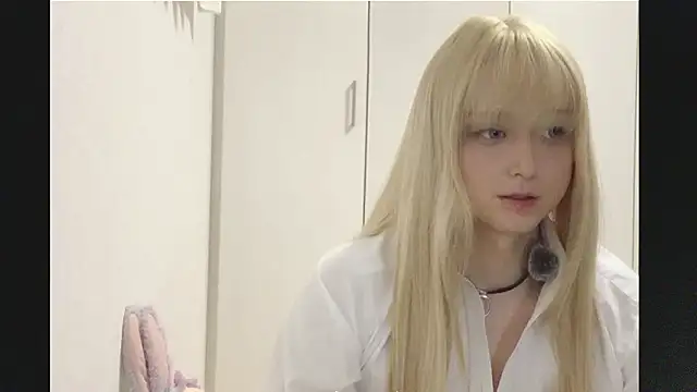 Snapshot of Mia032 chatting on October 25, 2025, 1:56 pm Mia032 online show from October 25, 2025, 1:56 pm