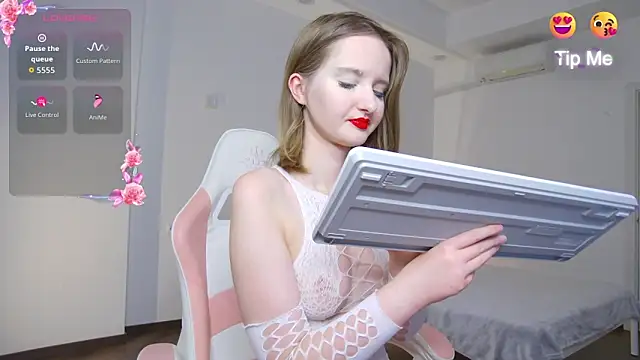 Snapshot of AlexsisFaee chatting on October 10, 2025, 8:20 pm AlexsisFaee online show from October 10, 2025, 8:20 pm