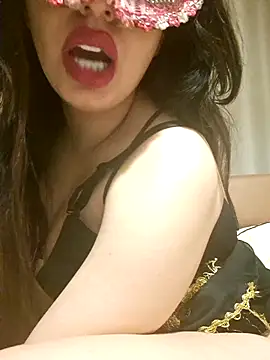 mayaarabian online show from March 8, 2026, 6:33 pm