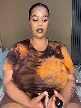 Snapshot of THICKBUNNYCHICKxxx chatting on July 10, 2026, 8:09 pm THICKBUNNYCHICKxxx online show from July 10, 2026, 8:09 pm