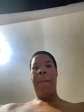 Snapshot of THICKBUNNYCHICKxxx chatting on October 7, 2025, 8:21 pm THICKBUNNYCHICKxxx online show from October 7, 2025, 8:21 pm