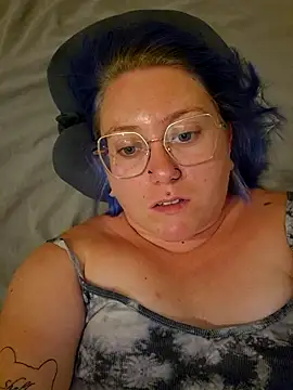 lablonde2025 online show from May 5, 2026, 7:06 pm