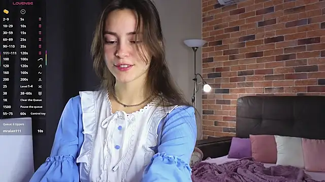 JasminDoroti online show from October 6, 2025, 6:25 am