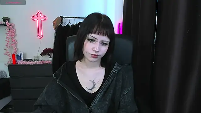 LiyaLuna online show from April 8, 2026, 10:17 am