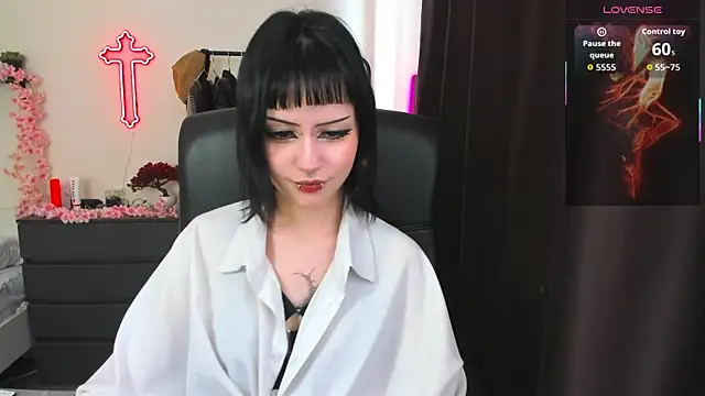 Snapshot of LiyaLuna chatting on April 27, 2026, 11:52 am LiyaLuna online show from April 27, 2026, 11:52 am