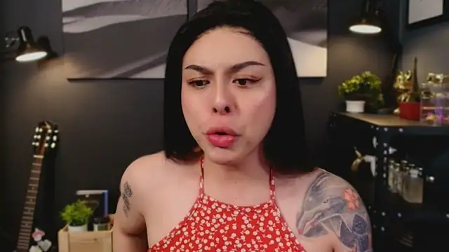 Snapshot of LUNACOCKSLAYER chatting on November 5, 2025, 1:36 pm LUNACOCKSLAYER online show from November 5, 2025, 1:36 pm