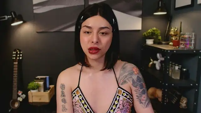 Snapshot of LUNACOCKSLAYER chatting on October 24, 2025, 11:42 am LUNACOCKSLAYER online show from October 24, 2025, 11:42 am