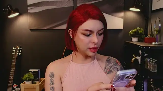 Snapshot of LUNACOCKSLAYER chatting on December 3, 2025, 8:19 pm LUNACOCKSLAYER online show from December 3, 2025, 8:19 pm