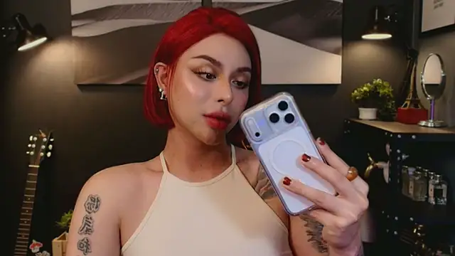 Snapshot of LUNACOCKSLAYER chatting on December 2, 2025, 7:26 pm LUNACOCKSLAYER online show from December 2, 2025, 7:26 pm