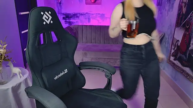 Stef Nicks online show from September 21, 2025, 5:23 am