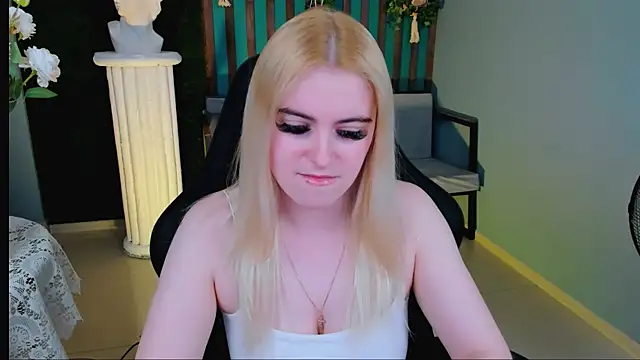 Stef Nicks online show from May 16, 2026, 10:36 am