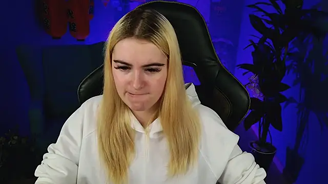 Stef Nicks online show from October 10, 2025, 9:21 am