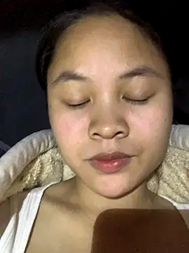 NhuFox online show from November 2, 2025, 1:27 pm