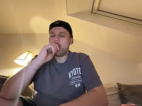 Snapshot of Pascalhot1 chatting on March 16, 2026, 8:00 pm Pascalhot1 online show from March 16, 2026, 8:00 pm