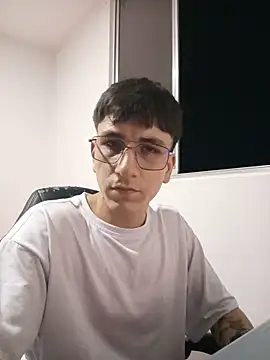 younewmaster online show from June 1, 2026, 2:56 am