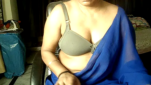 Snapshot of Anaconda-Mall chatting on June 1, 2026, 10:42 pm Anaconda-Mall online show from June 1, 2026, 10:42 pm