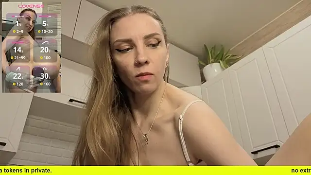 Edena  online show from April 4, 2026, 4:02 pm