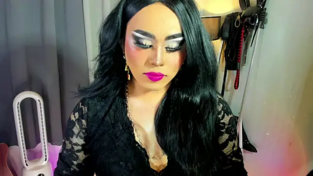 Snapshot of MagnaCumLoader17 chatting on November 13, 2025, 10:13 pm MagnaCumLoader17 online show from November 13, 2025, 10:13 pm