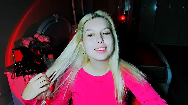 Snapshot of ChloeRicc chatting on October 29, 2025, 4:33 am ChloeRicc online show from October 29, 2025, 4:33 am