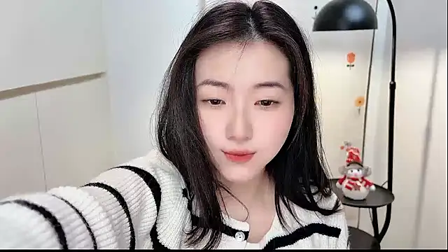 Rosalind xixi online show from December 19, 2025, 9:22 am