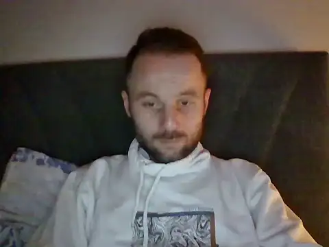 isimsizsikicii online show from February 23, 2026, 4:07 pm