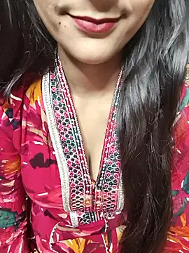 Snapshot of Indian-Aleena chatting on October 28, 2025, 6:18 pm Indian-Aleena online show from October 28, 2025, 6:18 pm