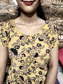 Snapshot of Indian-Aleena chatting on October 3, 2025, 6:26 am Indian-Aleena online show from October 3, 2025, 6:26 am