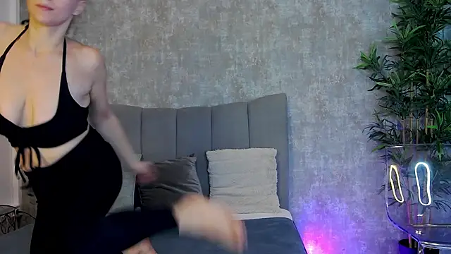 Snapshot of BiaBlondex chatting on November 8, 2025, 8:23 pm BiaBlondex online show from November 8, 2025, 8:23 pm