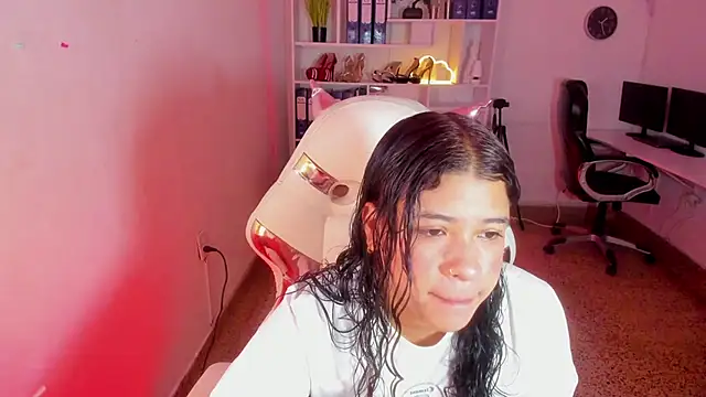 Snapshot of Ivy_nt chatting on November 14, 2025, 12:42 pm Ivy nt online show from November 14, 2025, 12:42 pm