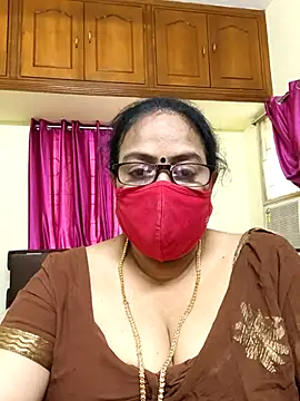 Snapshot of heera-rani chatting on October 12, 2025, 7:10 am heera-rani online show from October 12, 2025, 7:10 am